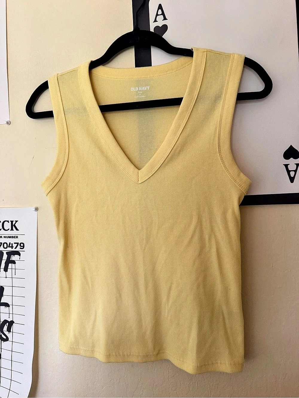 Old Navy Snug Crop V-Neck Ribbed Tank Top Yellow Medium
